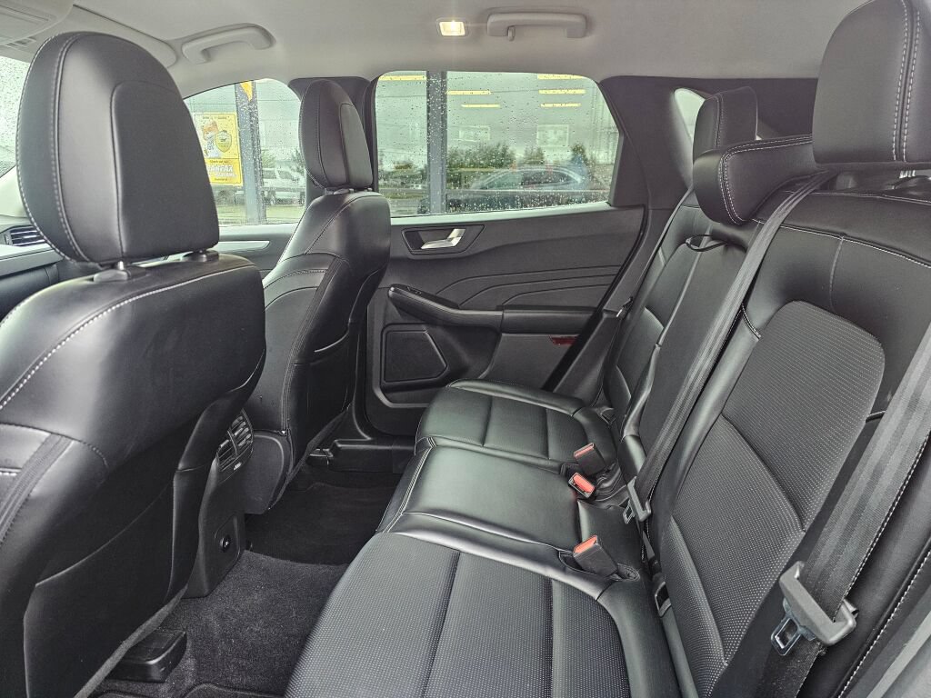 Certified 2025 Ford Escape Platinum AWD/4WD image 13