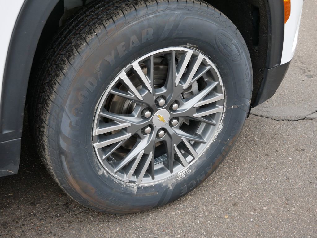 Used 2024 Chevrolet Traverse LT image 9