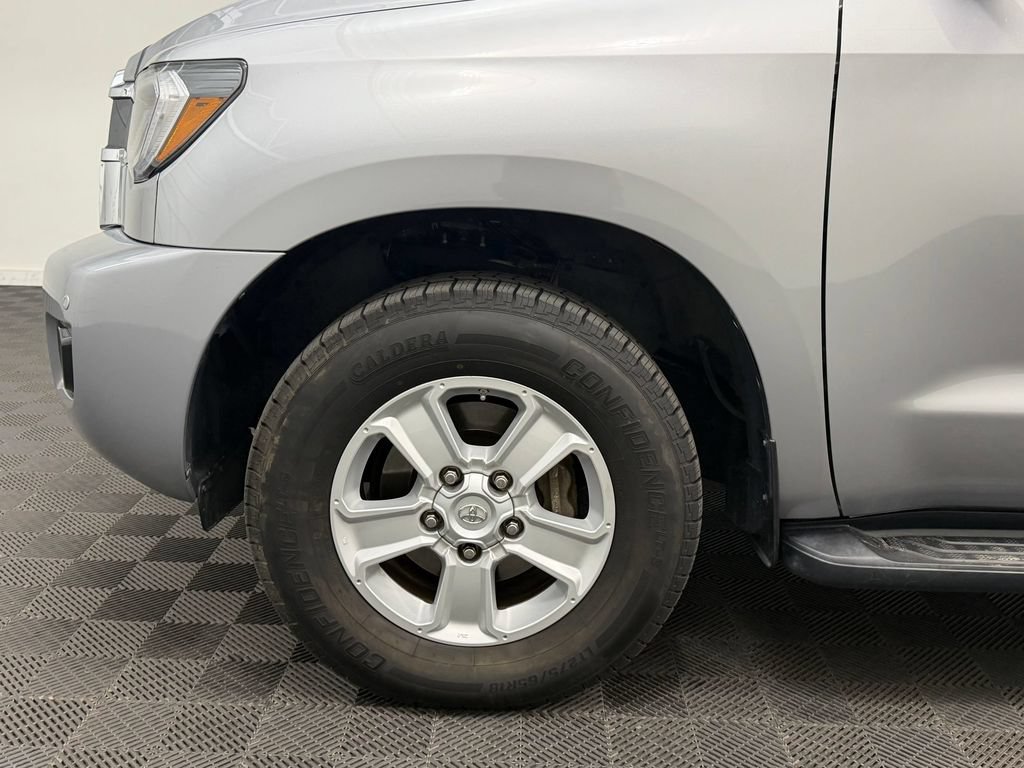 Used 2018 Toyota Sequoia SR5 AWD/4WD image 11