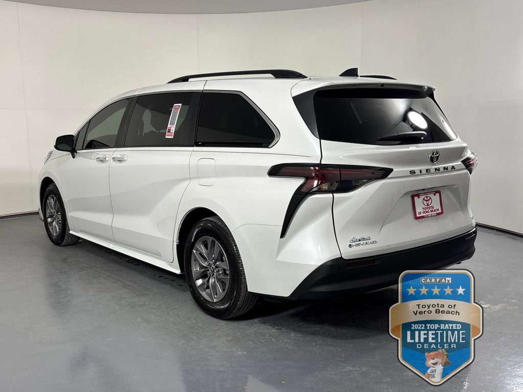 Certified 2026 Toyota Sienna XLE image 4