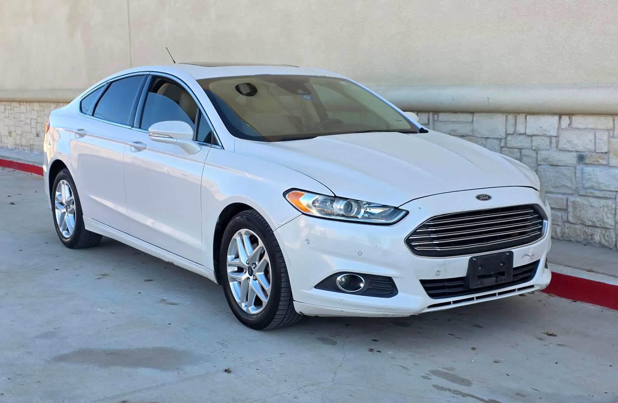 Used 2013 Ford Fusion SE FWD image 29