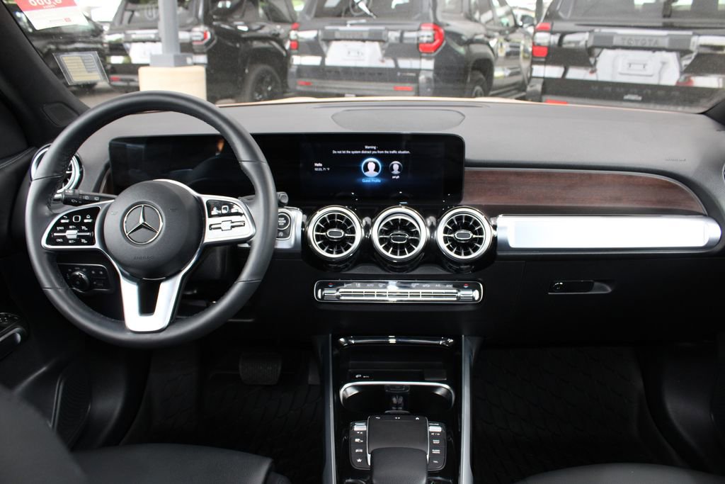 Used 2022 Mercedes-Benz GLB 250 4MATIC image 24