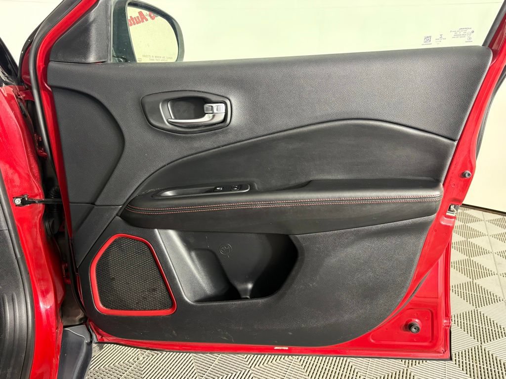 Used 2020 Jeep Compass Trailhawk AWD/4WD image 35