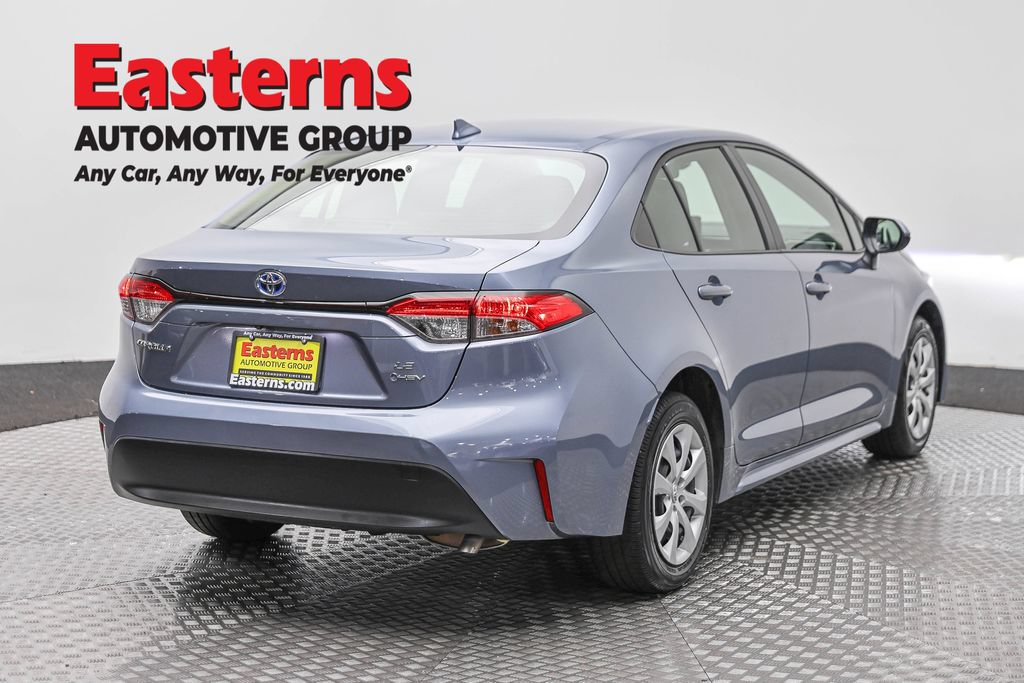 Used 2025 Toyota Corolla LE FWD image 5