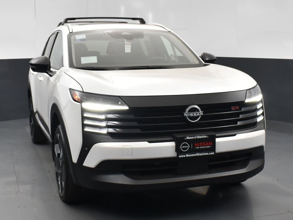New 2026 Nissan Kicks SR w/ SR Premium Package FWD image 2