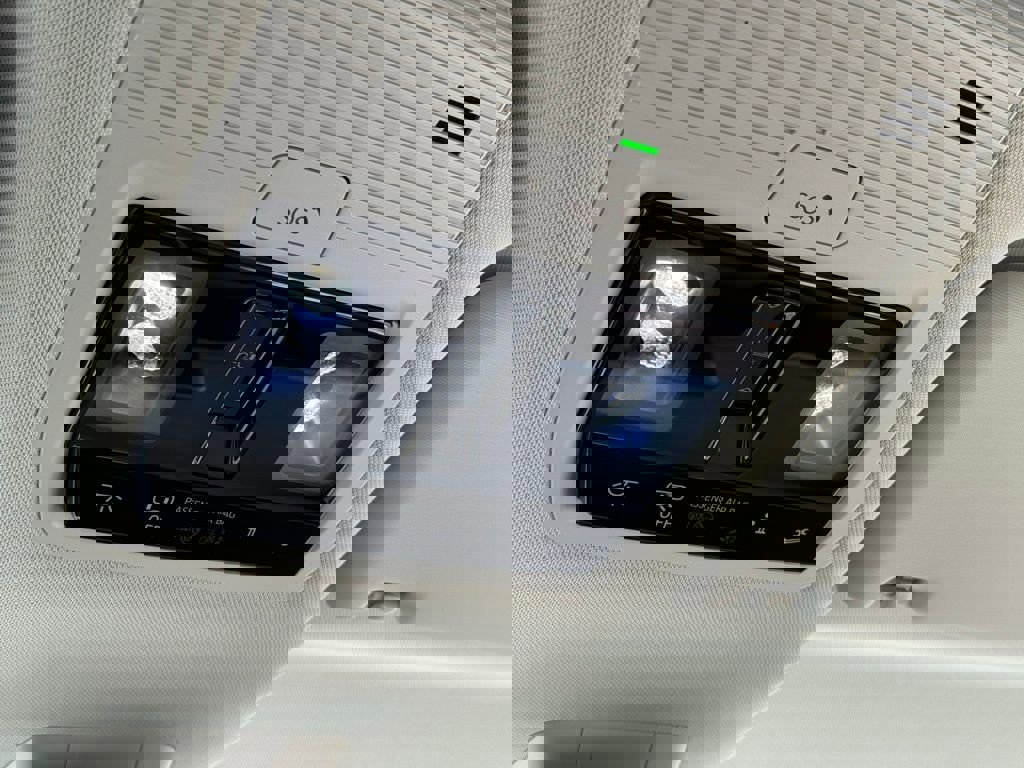 New 2025 Volkswagen ID. Buzz 1st Edition image 33