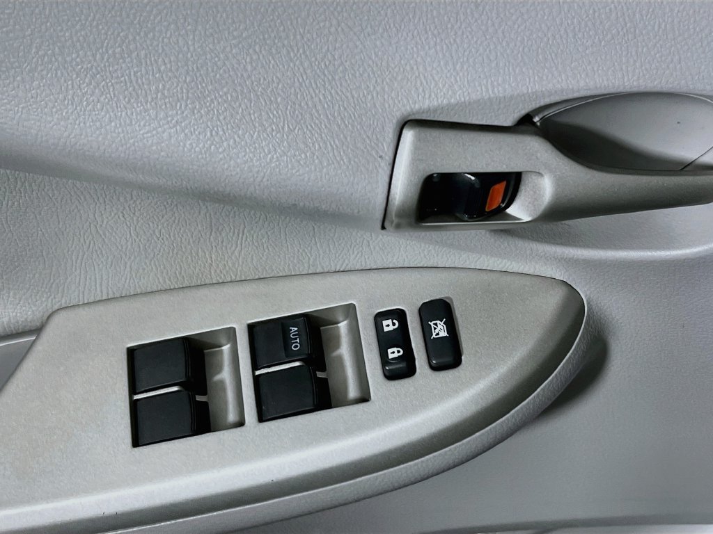 Used 2012 Toyota Corolla LE FWD image 15