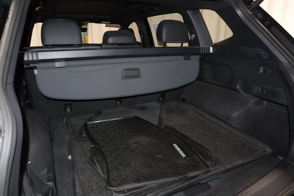 Used 2024 Volkswagen Tiguan SEL R-Line image 18