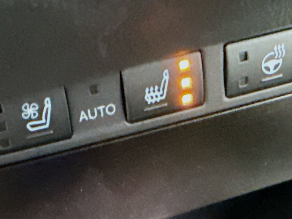 Certified 2025 Lexus ES 300h Ultra Luxury FWD image 20