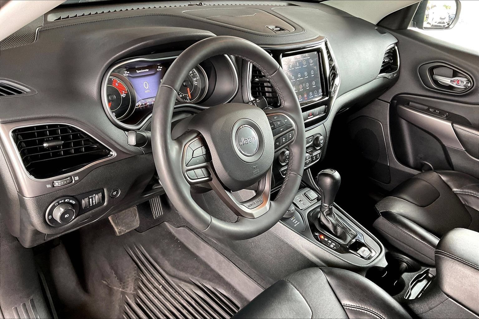Used 2022 Jeep Cherokee Limited w/ Mopar Interior Package AWD/4WD image 15