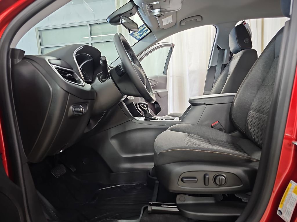 Certified 2024 Chevrolet Equinox LT w/ LPO, Floor Liner Package image 19