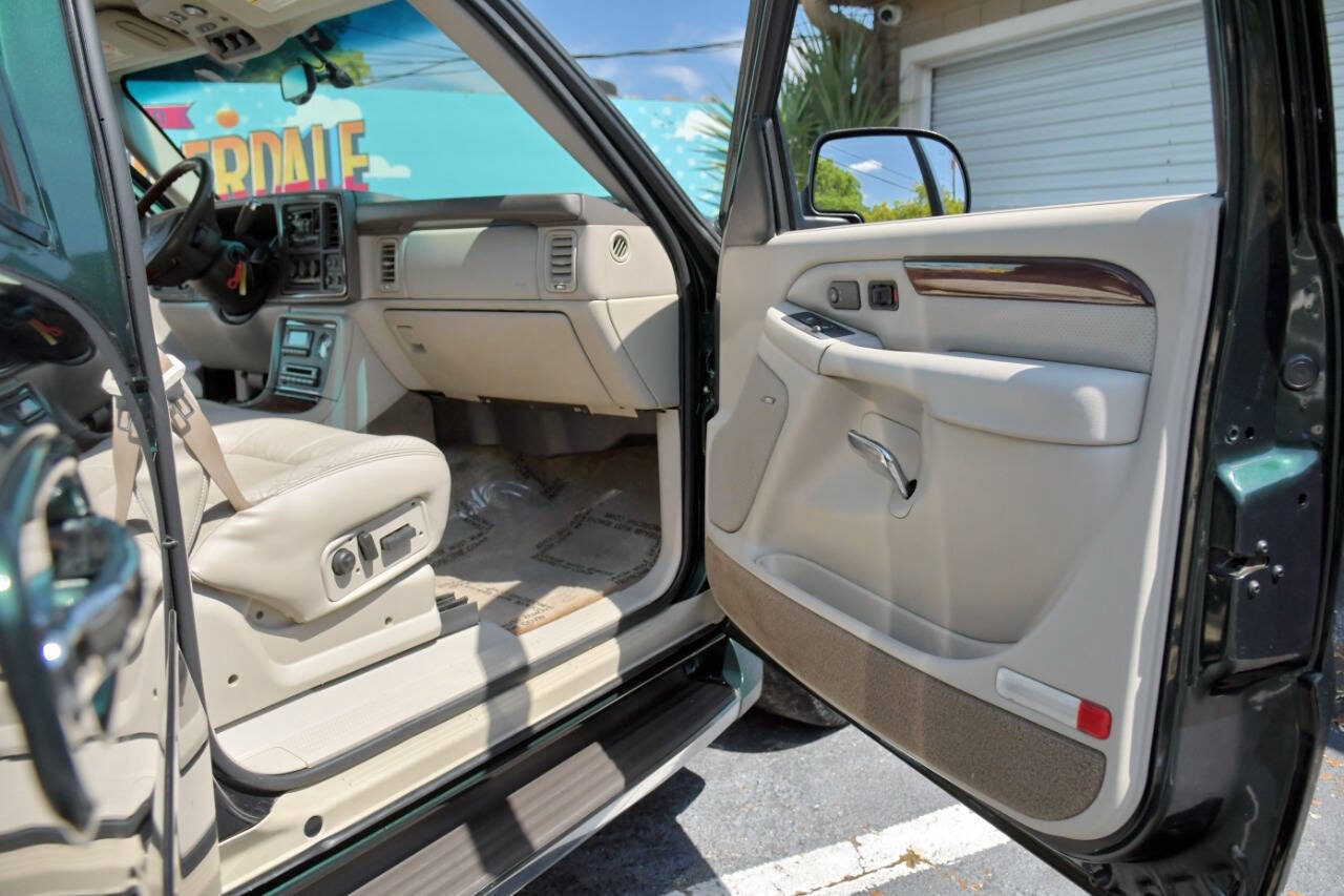 Used 2002 Cadillac Escalade AWD image 35