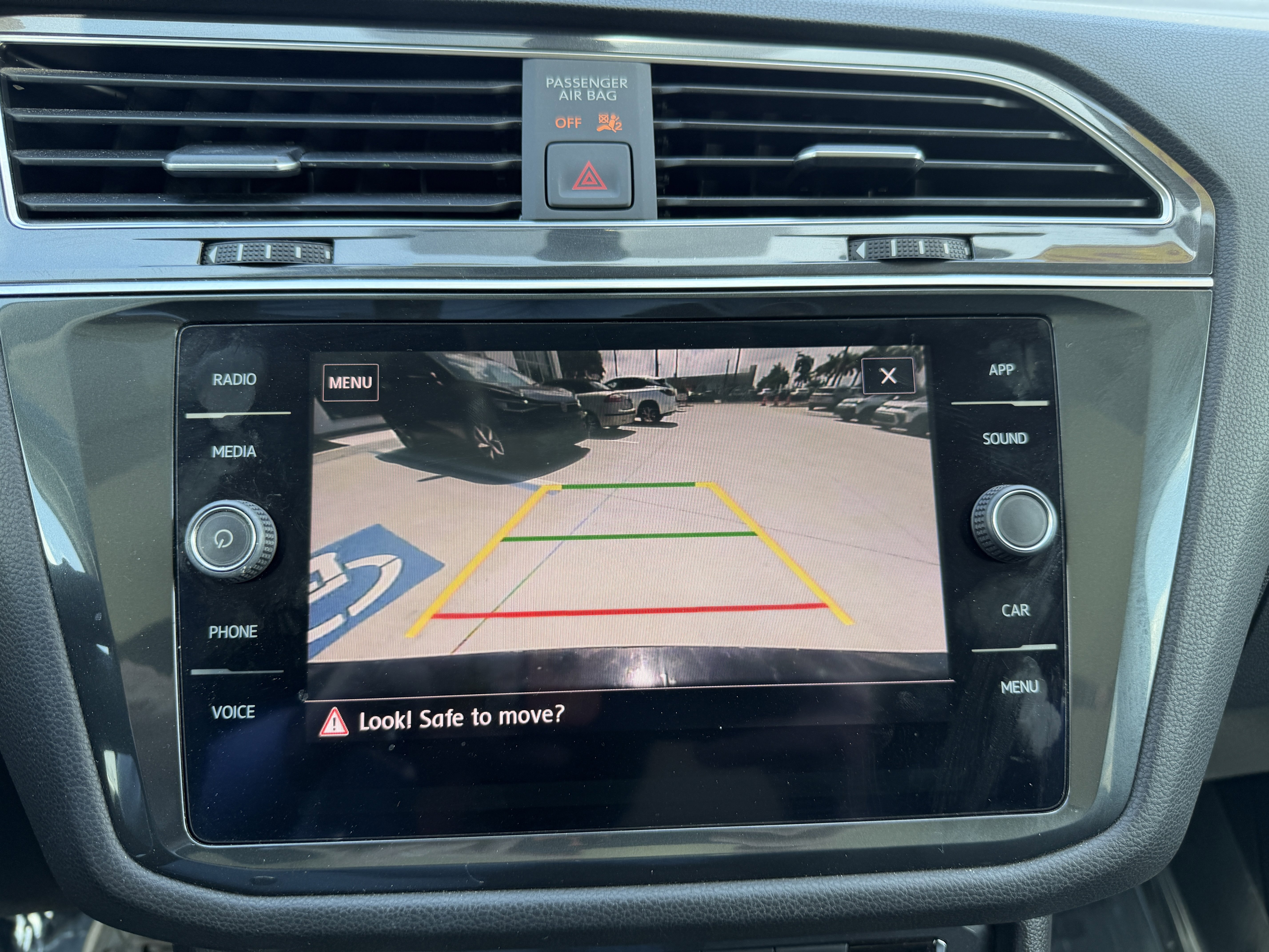 Used 2020 Volkswagen Tiguan SE w/ Panoramic Sunroof Package AWD/4WD image 22