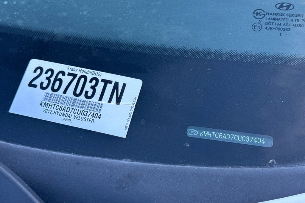 Used 2012 Hyundai Veloster Base w/ Style Pkg image 3