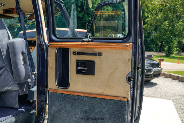Used 1988 Chevrolet G20 RWD image 75