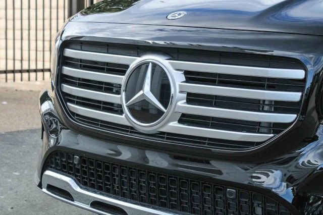 New 2026 Mercedes-Benz GLB 250 4MATIC image 5