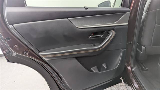 Used 2024 MAZDA CX-90 Plug-In Hybrid w/ Premium Pkg AWD/4WD image 16