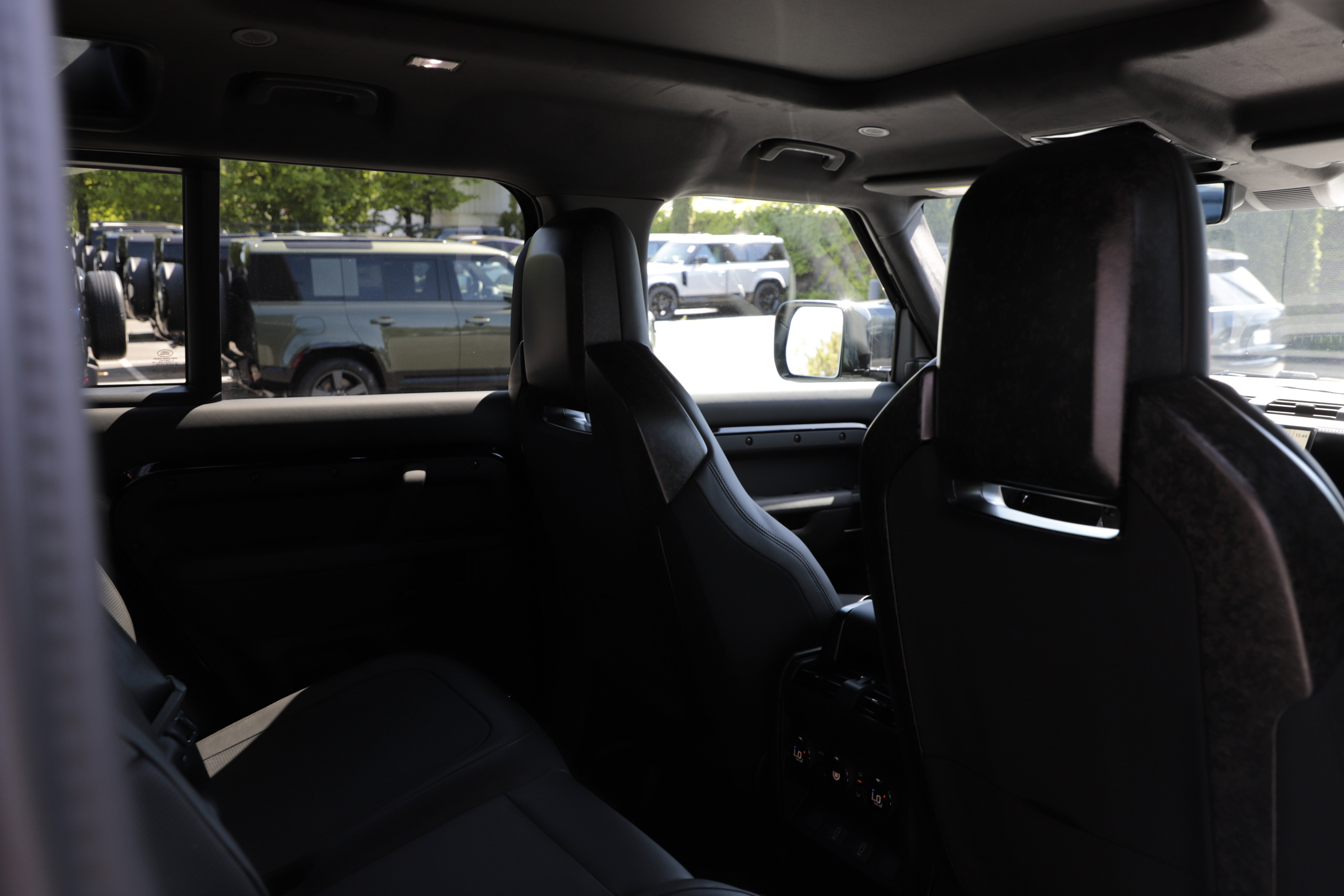 New 2026 Land Rover Defender 110 OCTA AWD/4WD image 11