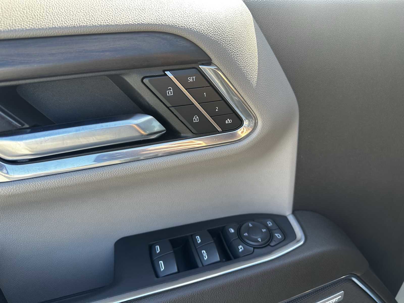 Used 2023 GMC Sierra 1500 SLT w/ SLT Premium Package image 24