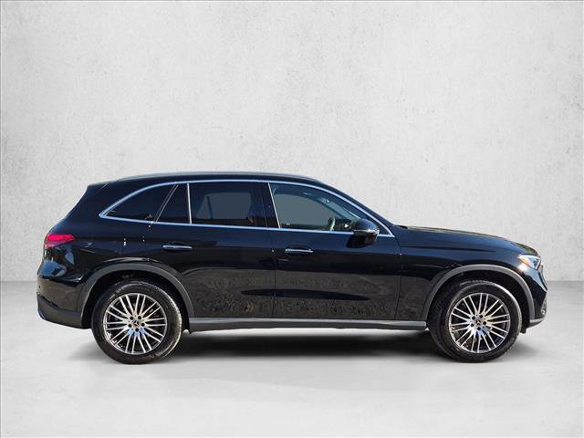Used 2026 Mercedes-Benz GLC 300 image 4