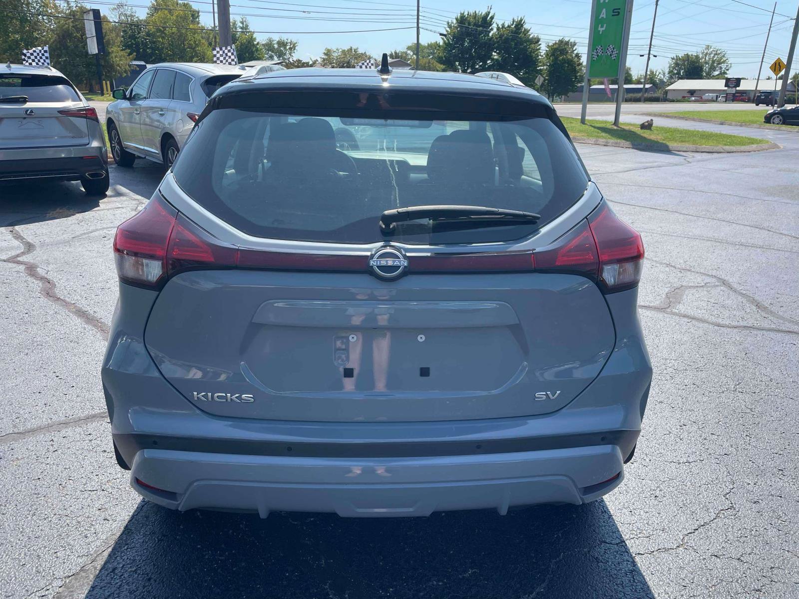 Used 2023 Nissan Kicks SV FWD image 6