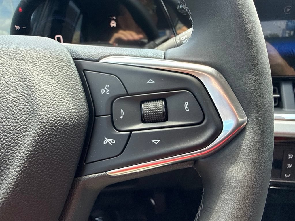 New 2026 Chevrolet Trax LT w/ LT Convenience Package FWD image 15