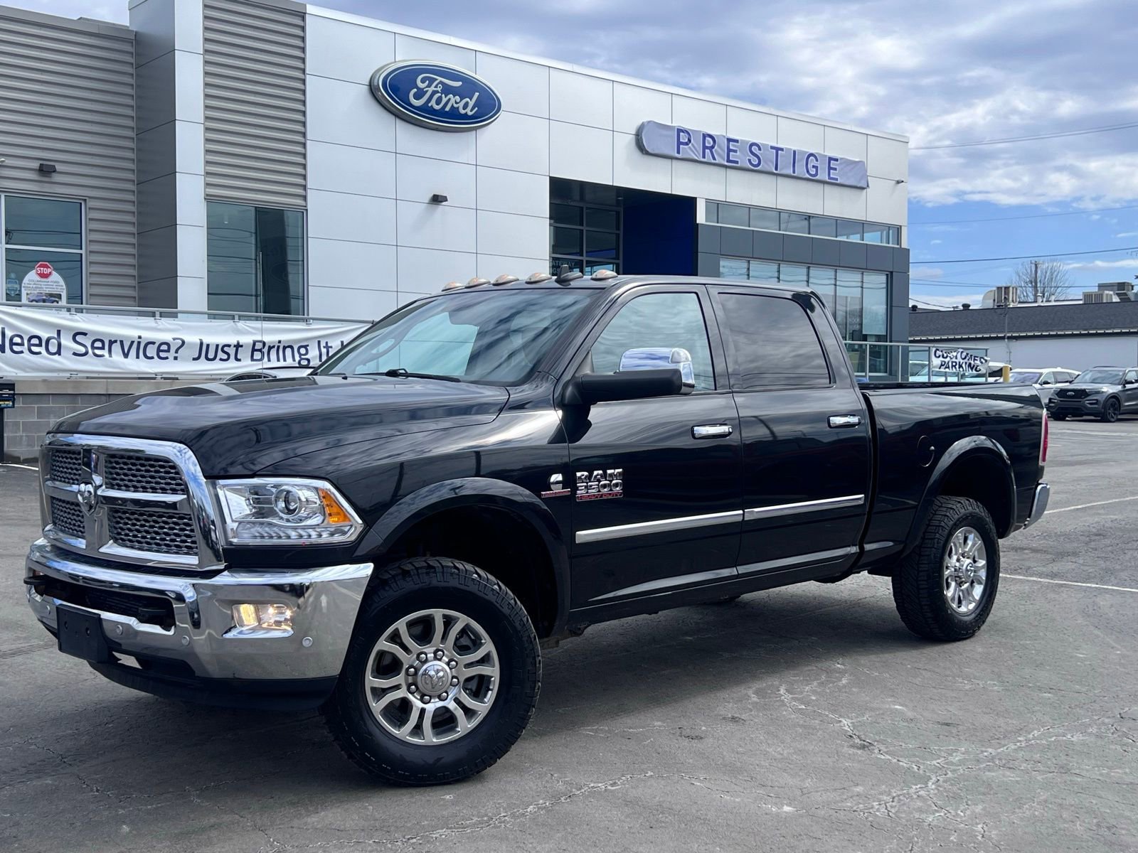 Used 2018 RAM 3500 Laramie image 1