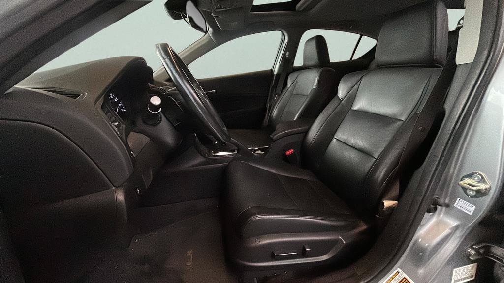 Used 2017 Acura ILX FWD image 12