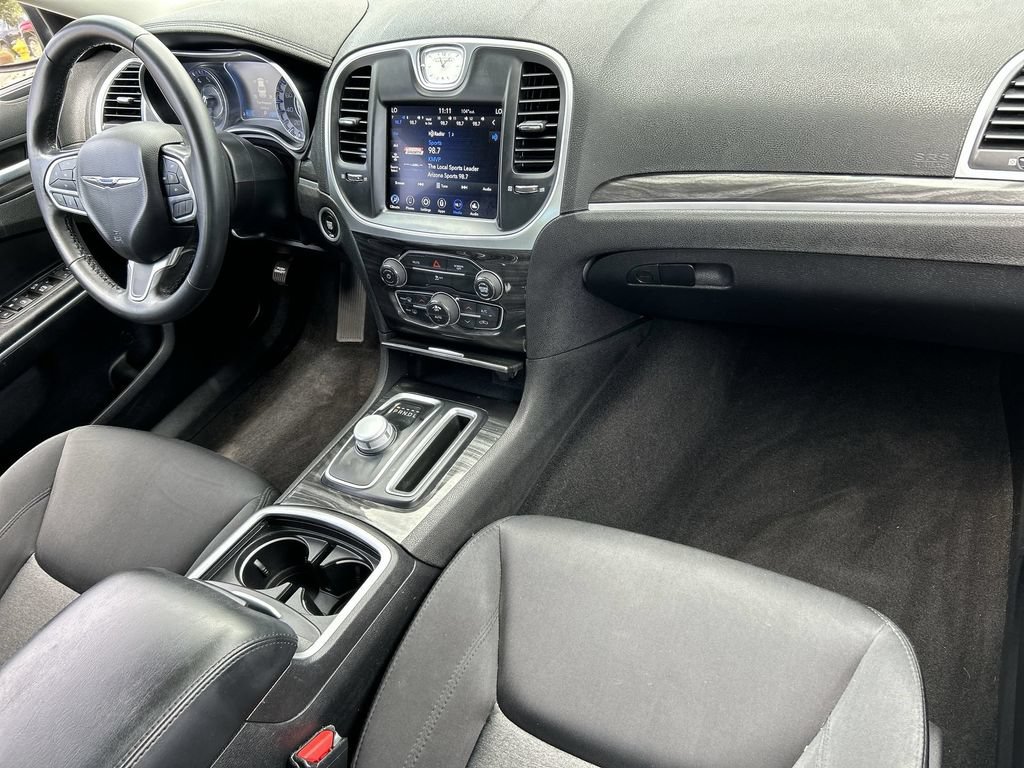 Used 2021 Chrysler 300 Touring w/ Driver Convenience Group RWD image 20
