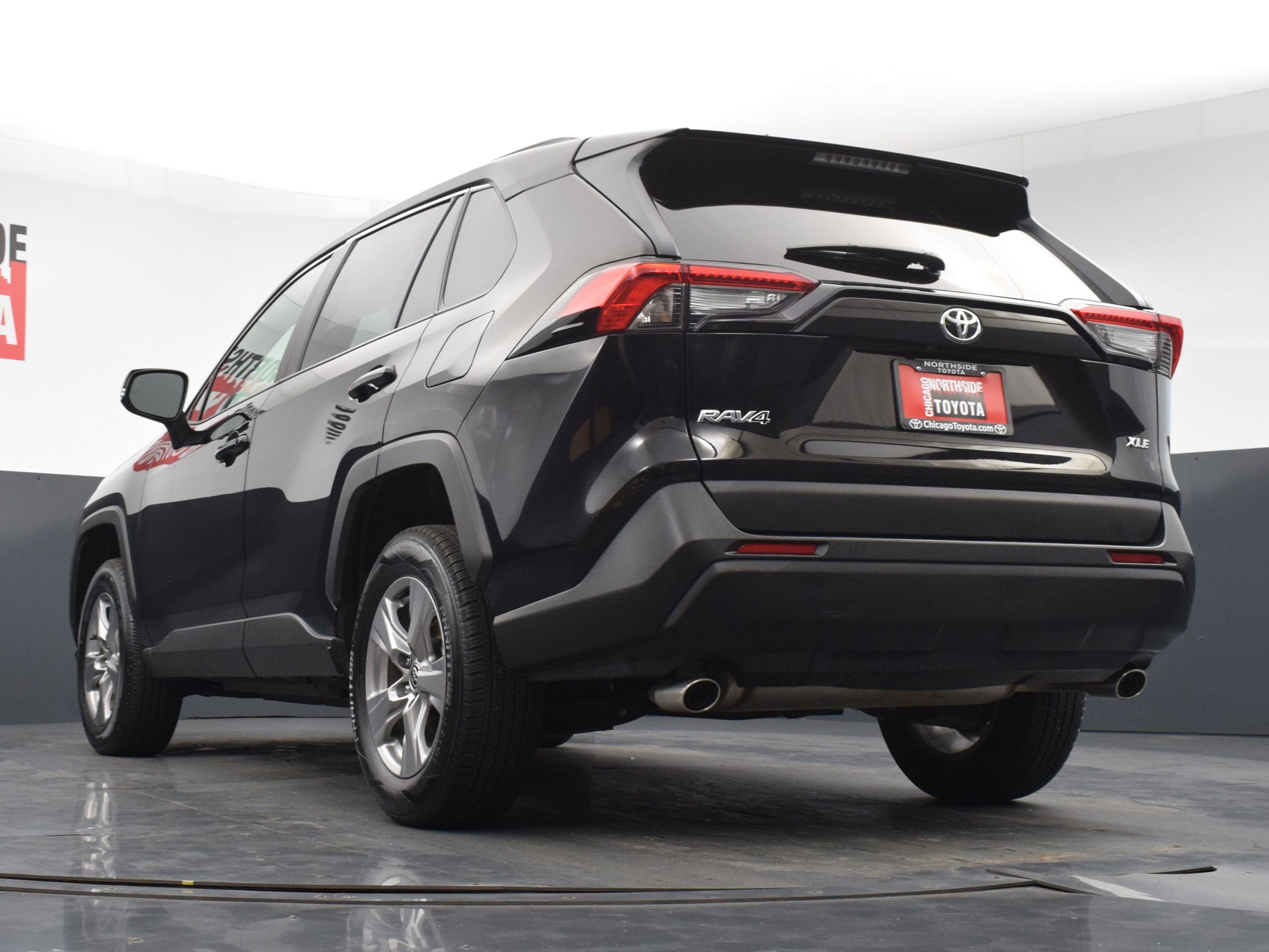 Used 2025 Toyota RAV4 XLE FWD image 26