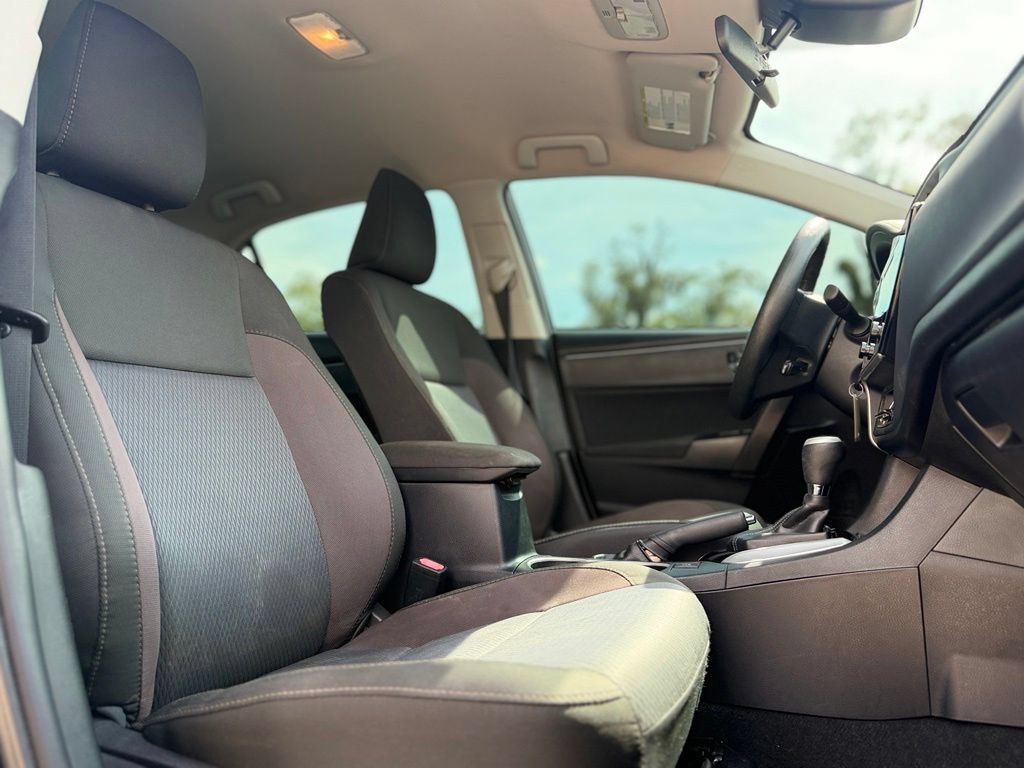 Used 2017 Toyota Corolla LE FWD image 15