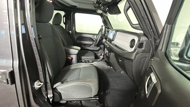 Used 2024 Jeep Wrangler Unlimited w/ Convenience Group AWD/4WD image 28
