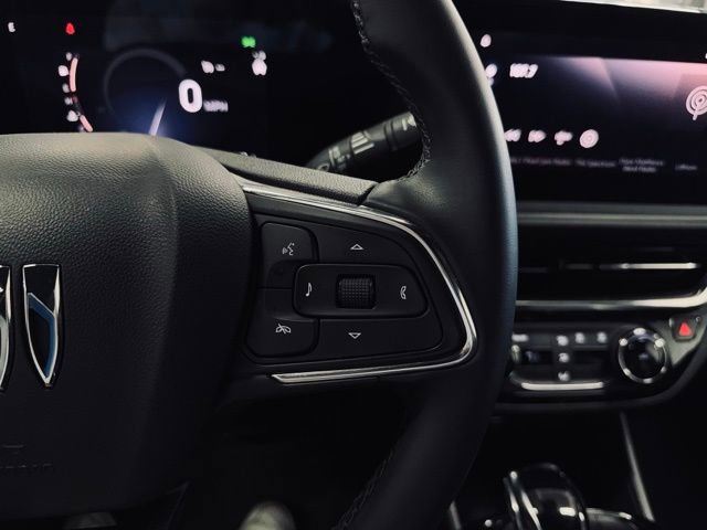 Used 2025 Buick Envista Sport Touring image 25