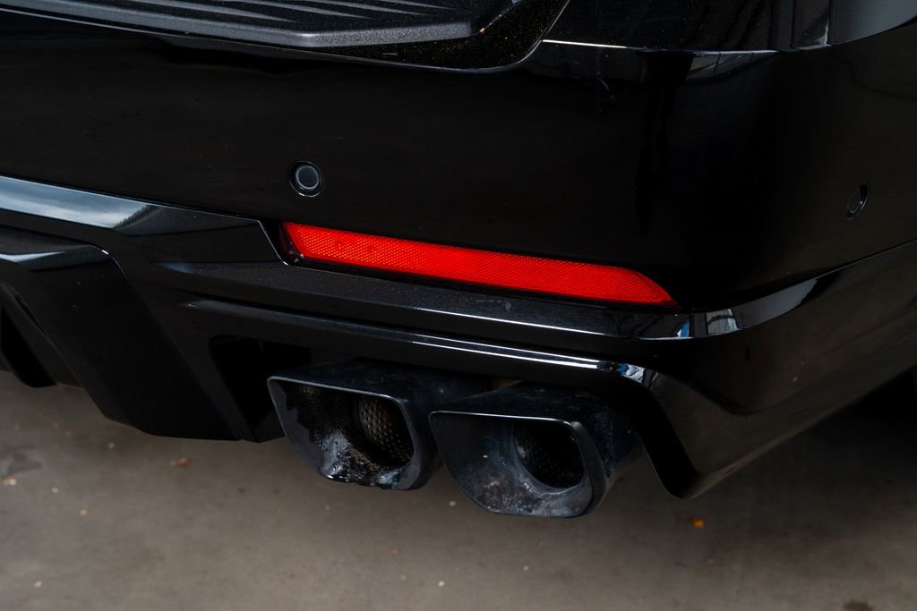 Used 2025 Cadillac Escalade ESV V image 28