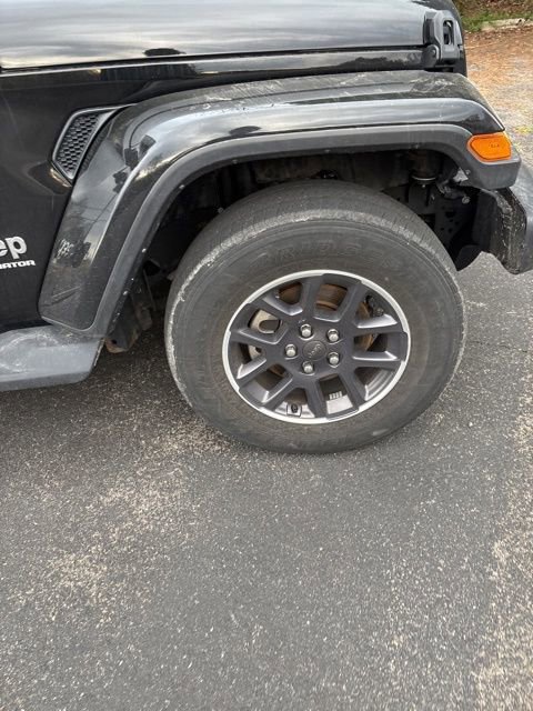 Used 2023 Jeep Gladiator Overland w/ LED Lighting Group image 29