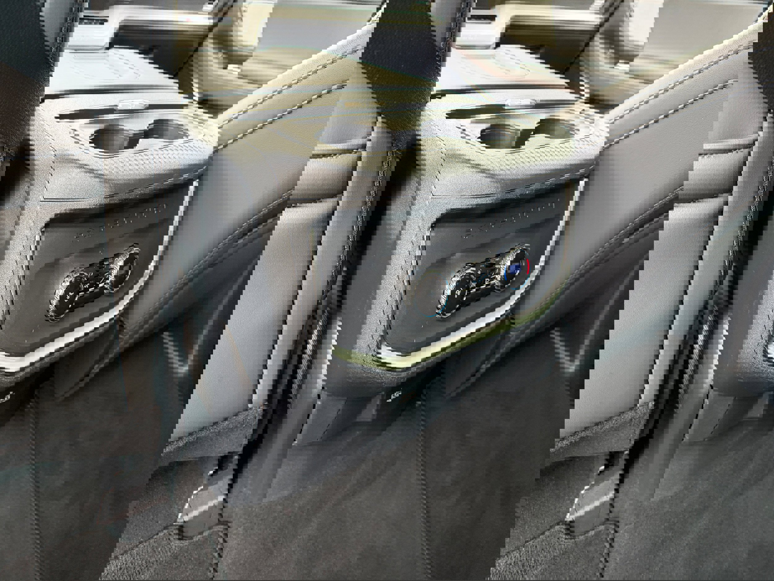 Certified 2025 Ford Expedition Active AWD/4WD image 15