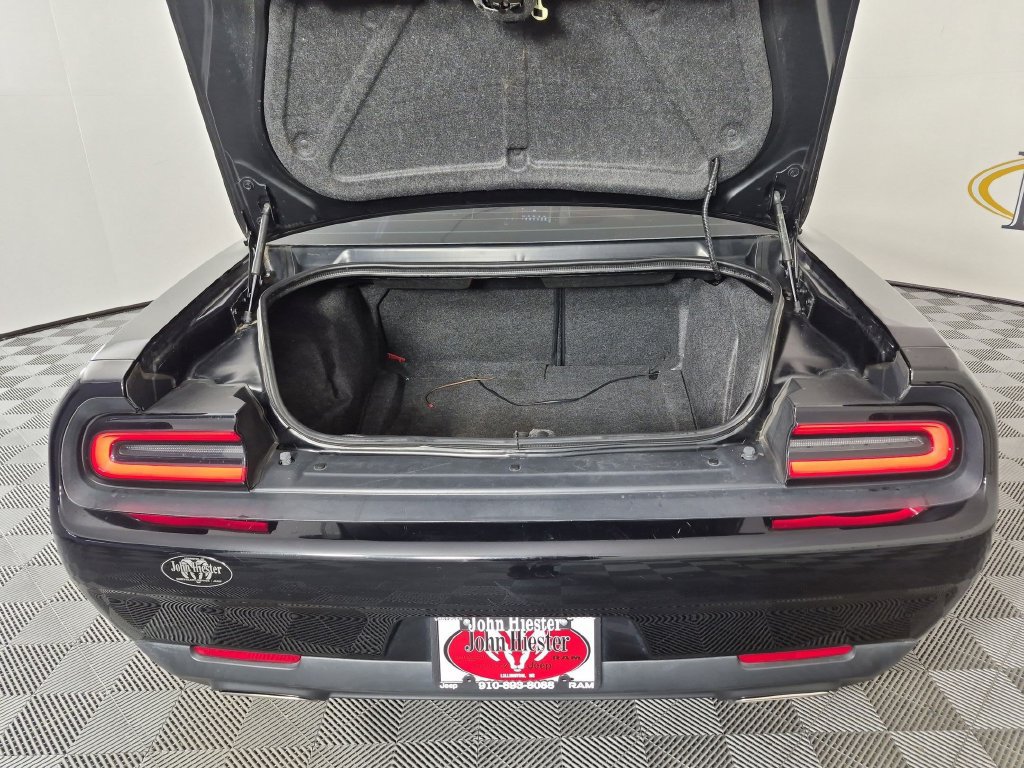 Used 2019 Dodge Challenger SXT RWD image 28