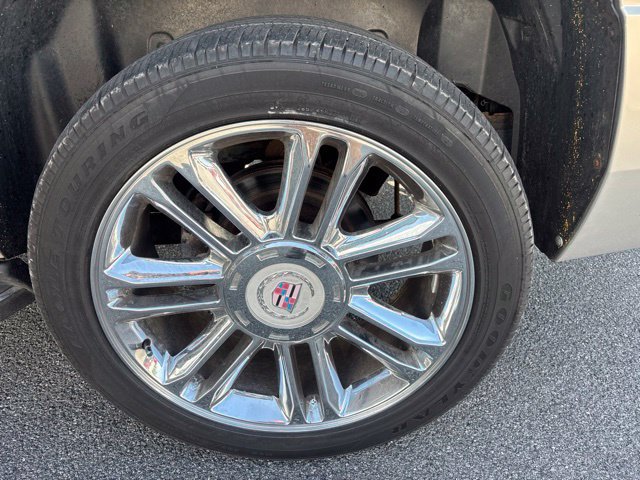 Used 2012 Cadillac Escalade Luxury AWD/4WD image 11