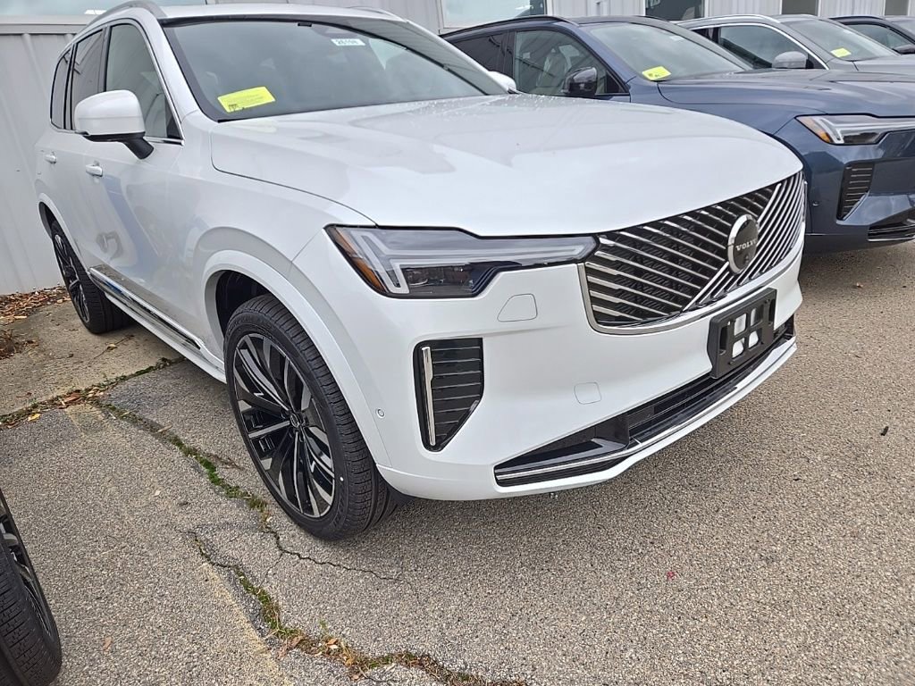 New 2026 Volvo XC90 B6 Plus w/ Protection Package Premier image 2