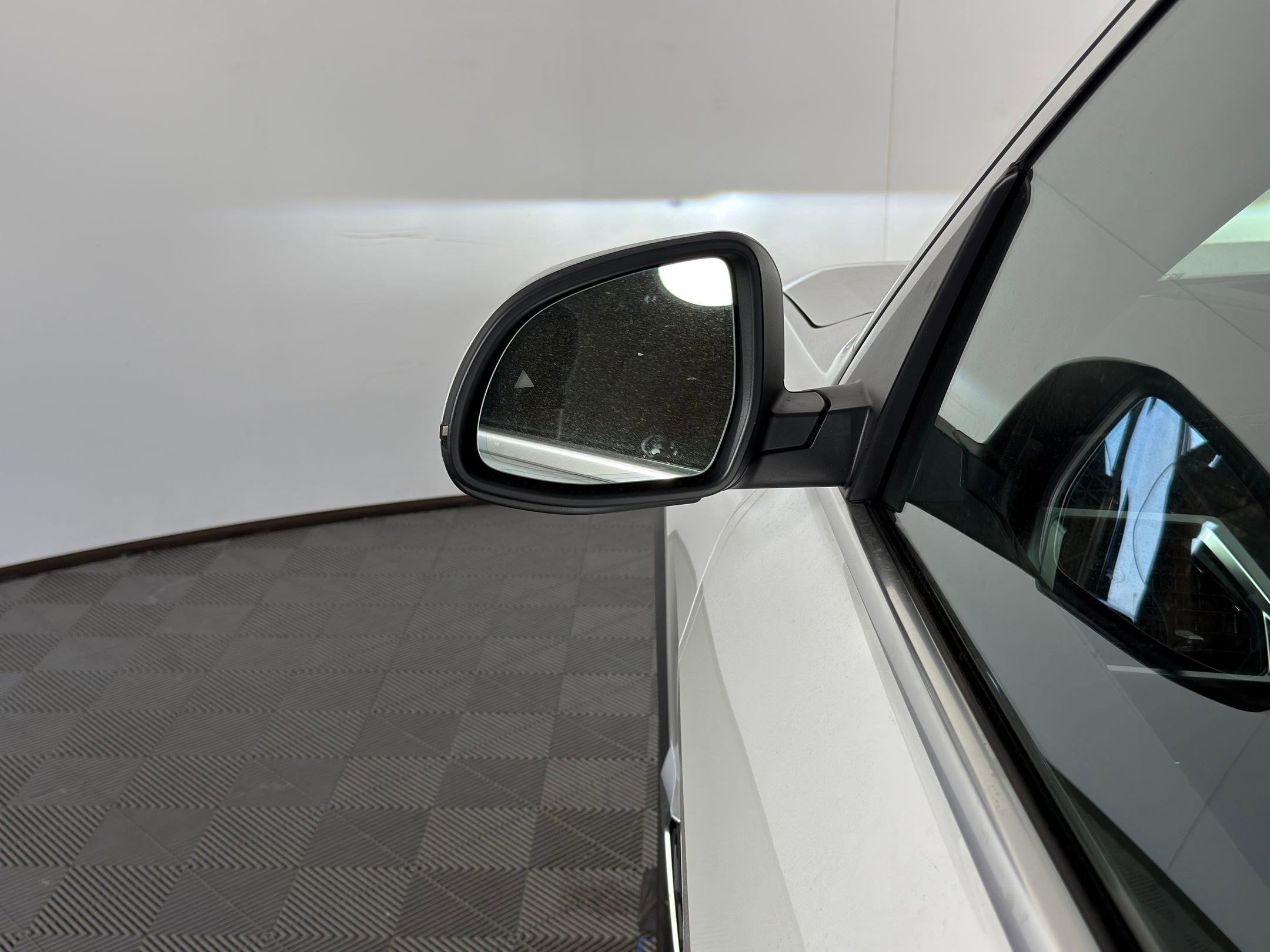 Used 2026 BMW X5 sDrive40i w/ Premium Package RWD image 21