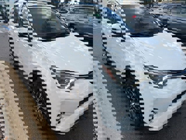 Used 2018 Toyota RAV4 XLE image 32