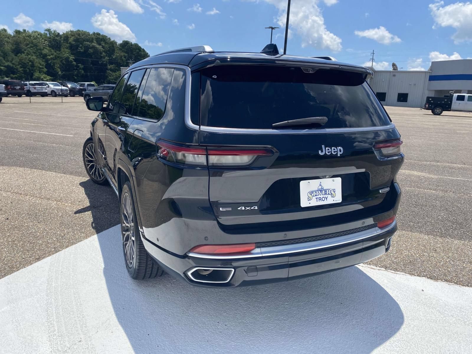 Used 2021 Jeep Grand Cherokee L Summit AWD/4WD image 5