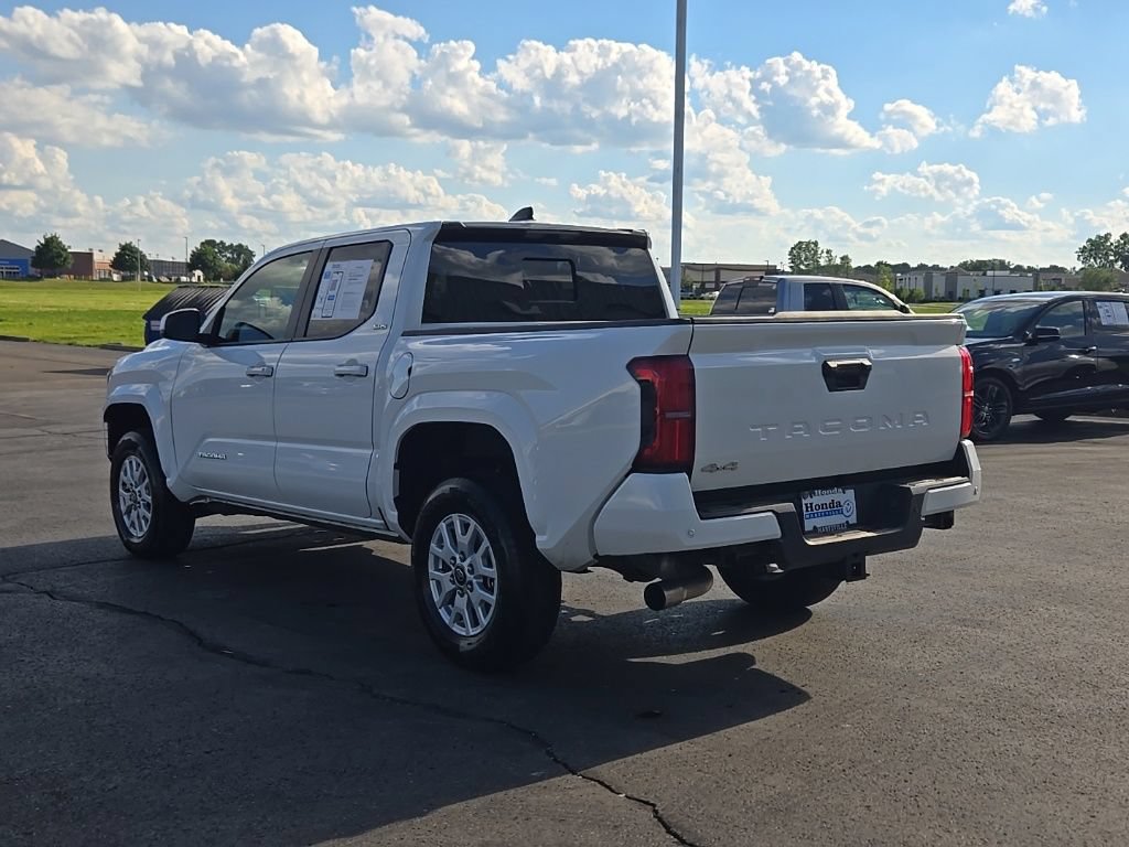 Used 2026 Toyota Tacoma SR5 AWD/4WD image 10