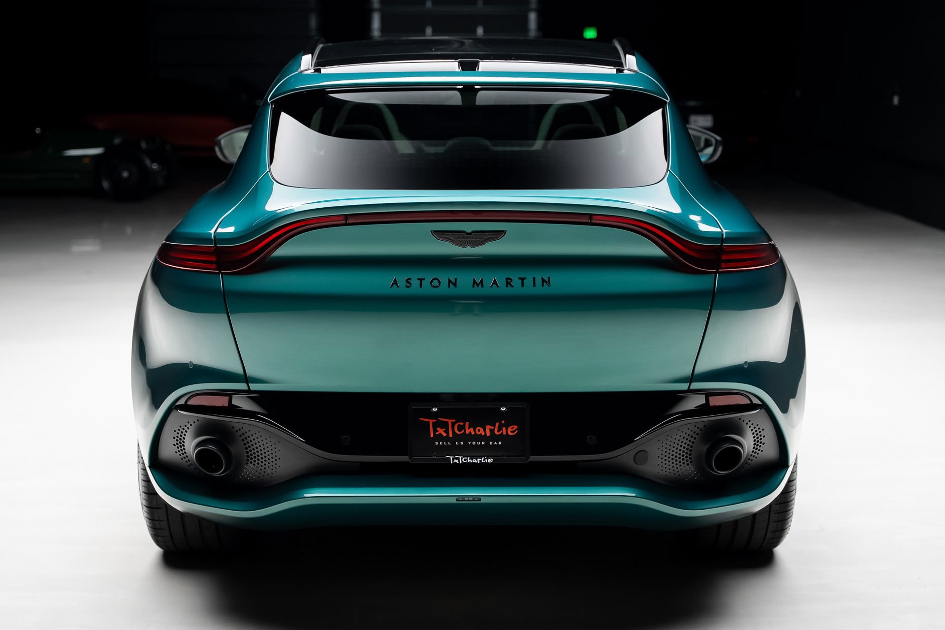 Used 2023 Aston Martin DBX AWD/4WD image 25