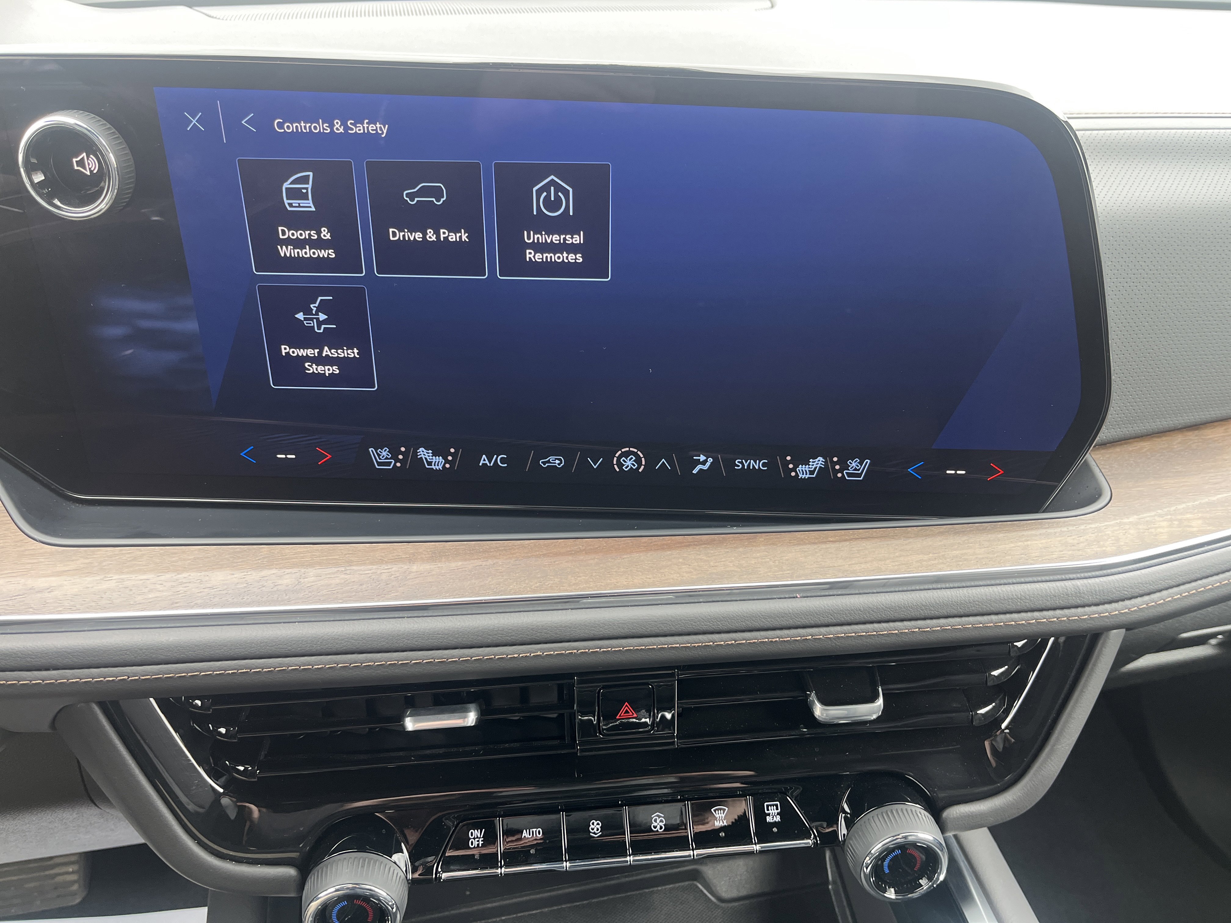 Used 2025 Chevrolet Tahoe High Country image 33
