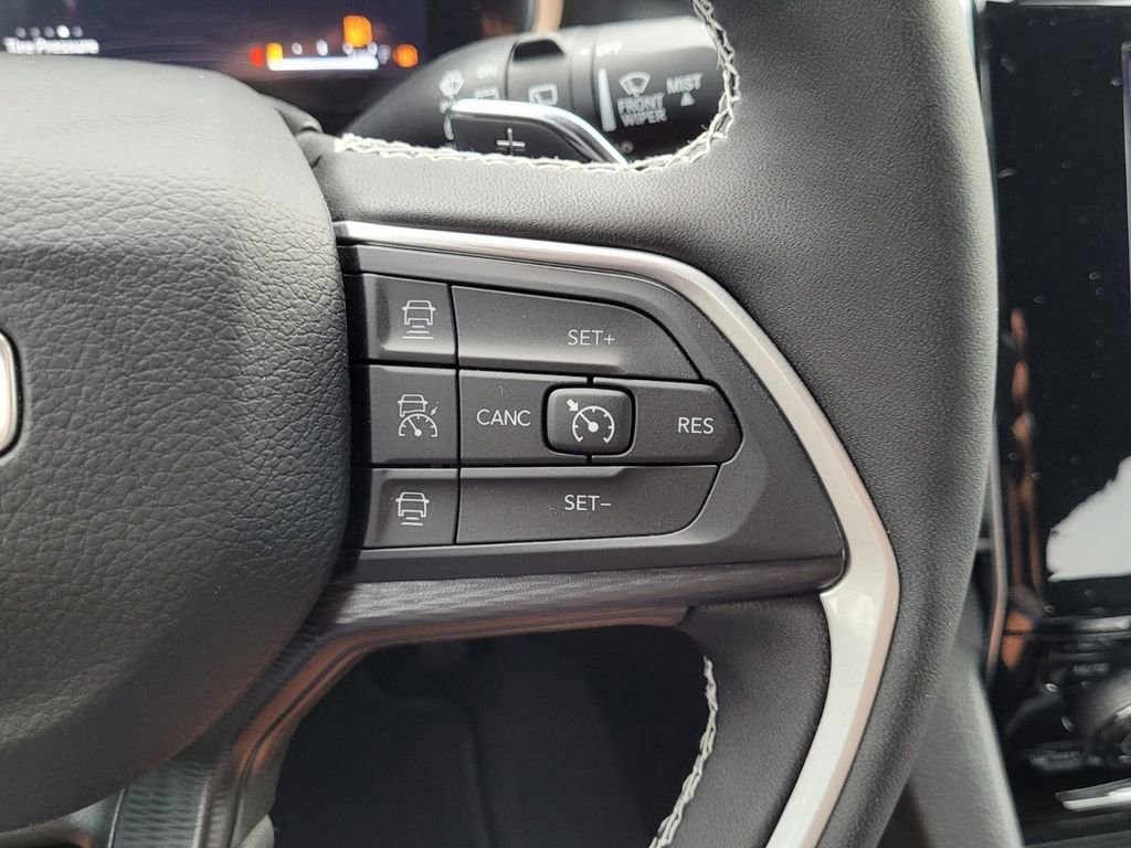 New 2025 Jeep Grand Cherokee Laredo X w/ Luxury Tech Group I image 22