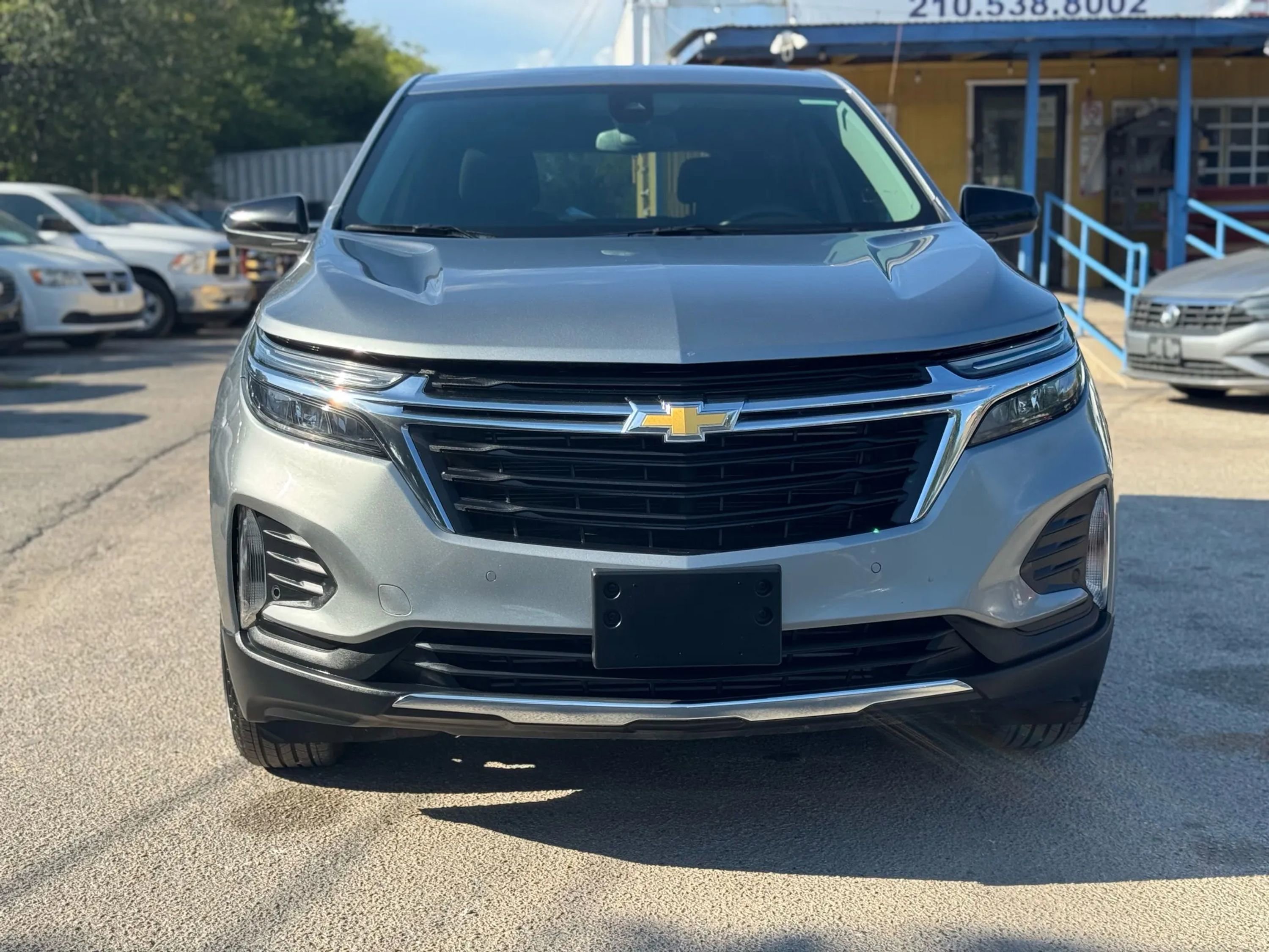 Used 2024 Chevrolet Equinox LT image 2