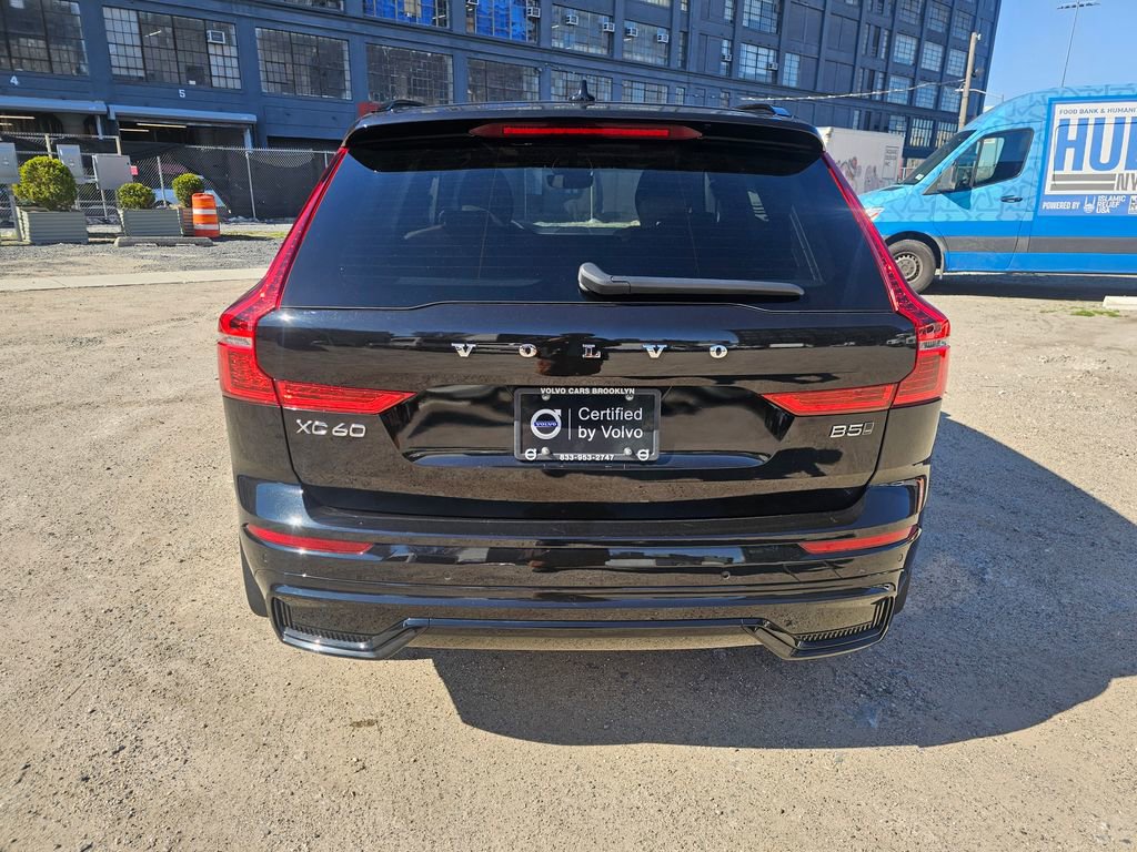 Certified 2024 Volvo XC60 B5 Plus image 3