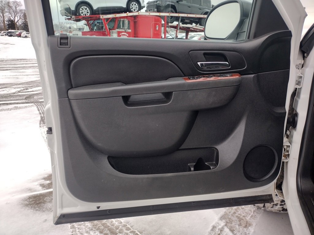 Used 2014 GMC Yukon SLE image 9