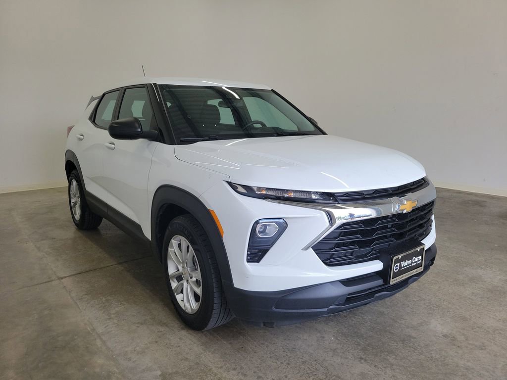 Used 2024 Chevrolet TrailBlazer LS w/ LS Confidence Package FWD image 4
